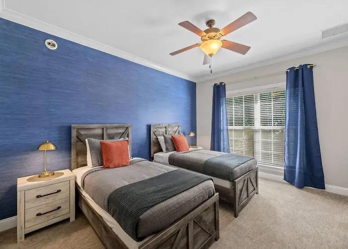 Serene Smart Home, Big Backyard, Family&friends