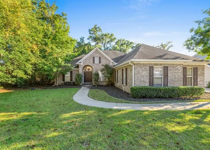 Serene Smart Home, Big Backyard, Family And Friends *