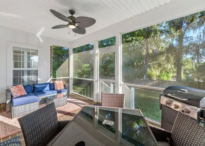 Serene Smart Home, Big Backyard, Family&friends *